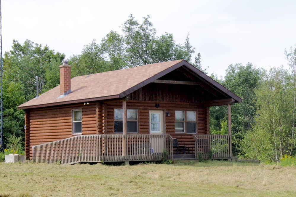 Smith Rock Chalets Scotsburn Exterior photo